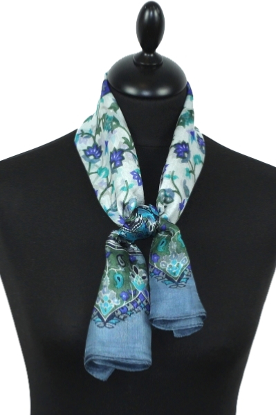 Foulard carré en soie gris bleu