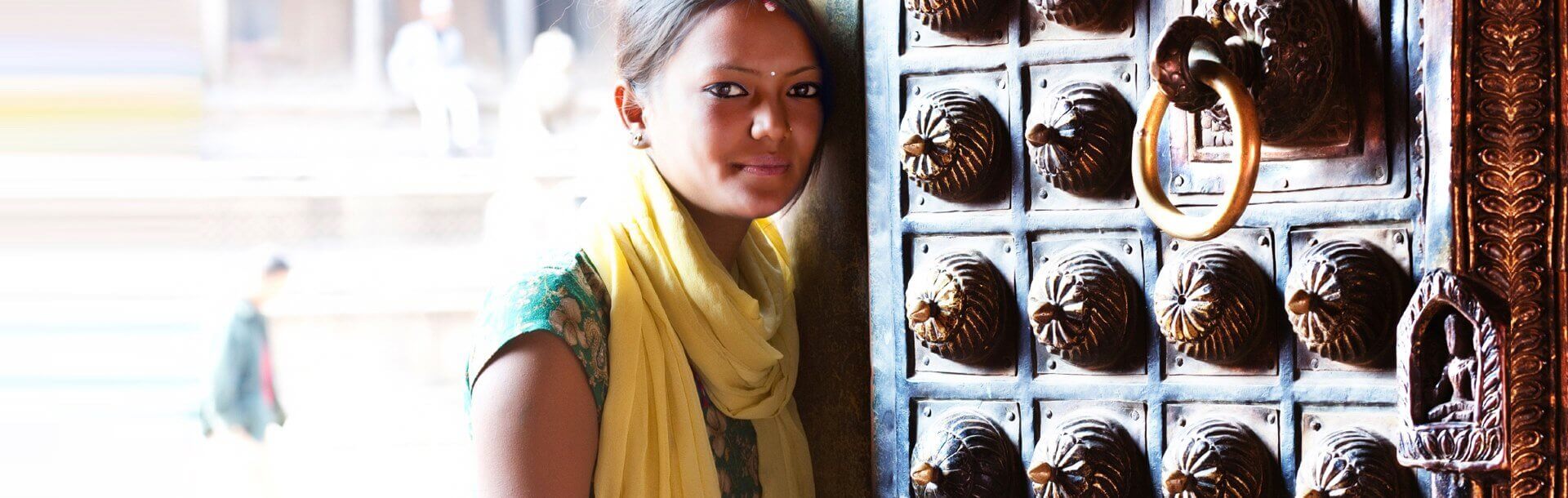 Pashmina and cashmere silk scarves and shawls handcrafted in India and Nepal – Fleur du Npal