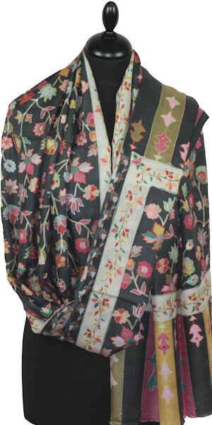 Étole Cachemire Noir Floral Brodée