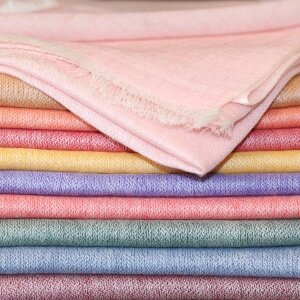 charpe en laine chine bicolore aux couleurs varies, tisse de faon artisanale