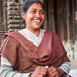 toles en soie indienne chic, aux motifs traditionnels et contemporains, offrant lgance, douceur et confort pour toutes les saisons