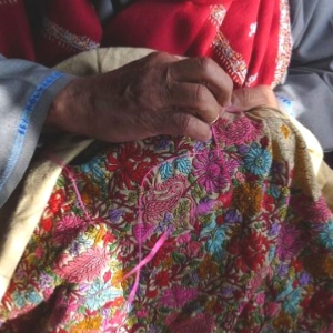 Pashmina brod main - Chle pashmina brod artisanat